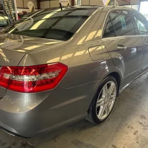 2010 Mercedes-Benz E-Class 3.5 CGI V6 BlueEfficiency Sport Saloon 4dr Petrol G-Tronic Euro 5 (292... - Image 2