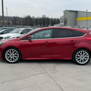 2013 Ford Focus 1.0T EcoBoost Zetec S Euro 5 (s/s) 5dr HATCHBACK Petrol Manual - Image 8