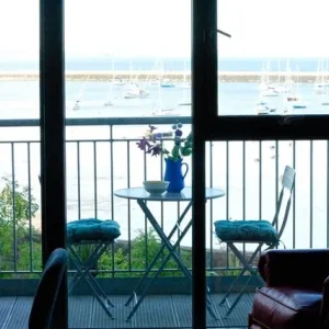 Spacious 2-bedroom 2 bathrooms Furnished Granton apartment