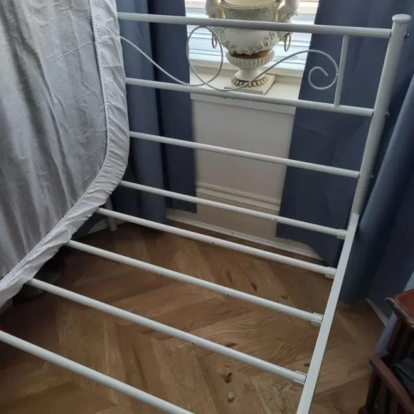 Single bed frame