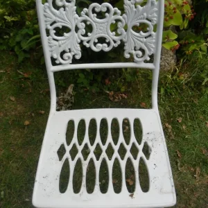 SINGLE DECORATIVE IRON GARDEN CHAIR 80CM TALL,38CM WIDE-GARDEN FURNITURE - Image 2
