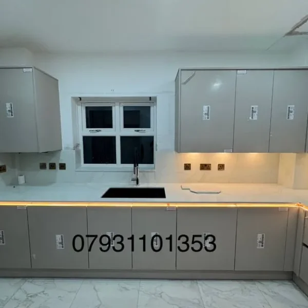 Builder/handymen, kitchen, flooring, bathroom remodel, painting & decorating, home renovation.