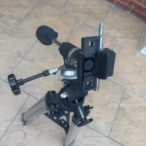 Tripod for cameras and telescopes - Image 2