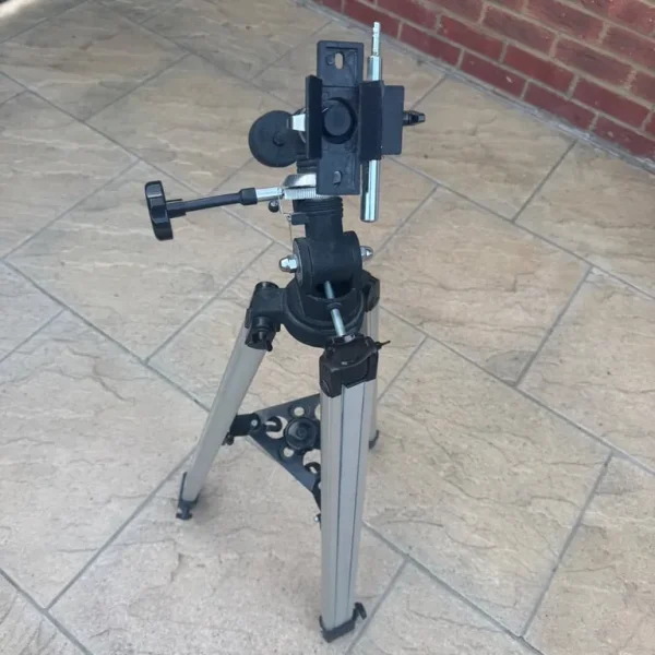 Tripod for cameras and telescopes