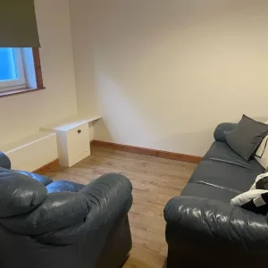 2 Bedroom Flat to Let in Heart of Dennistoun - Image 4