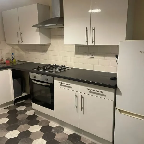 2 Bedroom Flat to Let in Heart of Dennistoun