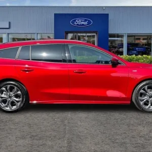 2025 Ford Focus 1.0 EcoBoost Hybrid mHEV ST-Line 5dr MANUAL Estate Petrol Manual - Image 3
