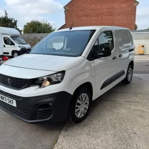 2022 71 PEUGEOT PARTNER 1.5 BLUEHDI 1000 PROFESSIONAL PREMIUM STANDARD PANEL VAN - Image 3