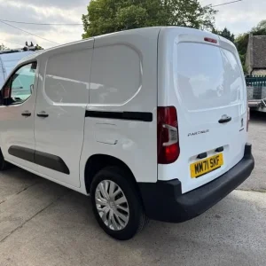 2022 71 PEUGEOT PARTNER 1.5 BLUEHDI 1000 PROFESSIONAL PREMIUM STANDARD PANEL VAN - Image 5