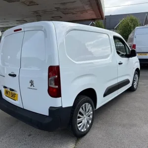 2022 71 PEUGEOT PARTNER 1.5 BLUEHDI 1000 PROFESSIONAL PREMIUM STANDARD PANEL VAN - Image 7