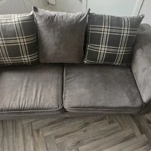 Grey 3 seater verona style sofa set with arm chair - Image 4