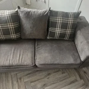 Grey 3 seater verona style sofa set with arm chair - Image 5