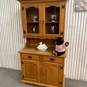 Farmhouse dresser, Pine Effect Farmhouse Dresser with 2 drawers and 4 doors. - Image 3