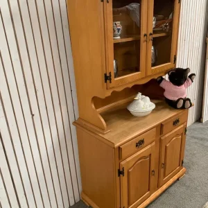 Farmhouse dresser, Pine Effect Farmhouse Dresser with 2 drawers and 4 doors. - Image 5