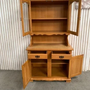 Farmhouse dresser, Pine Effect Farmhouse Dresser with 2 drawers and 4 doors. - Image 7