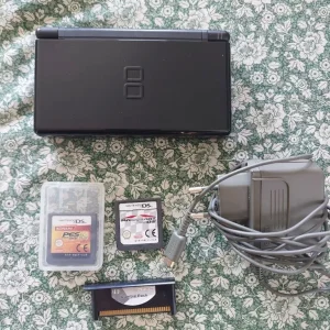 Nintendo DS Lite, Mario Kart DS + PES 6 - Image 4
