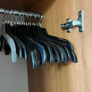 An Assortment of 85 Clothes Hangers - Image 4