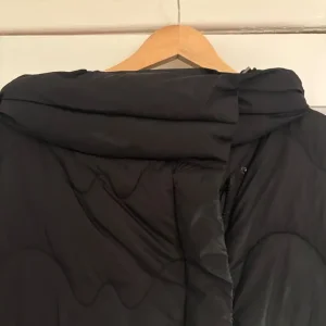 Black puffa coat - Image 4