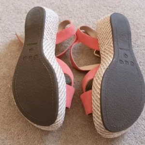 Ladies sandals, size 4. SHOON - Image 2