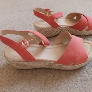 Ladies sandals, size 4. SHOON - Image 7