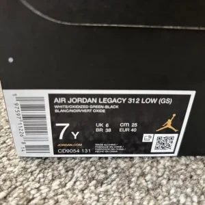 Boys Nike air Jordan’s LEGACY 313 Low size 6 - Image 3