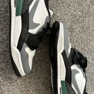 Boys Nike air Jordan’s LEGACY 313 Low size 6 - Image 6