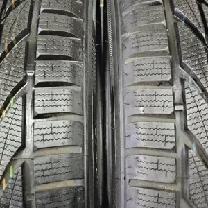 215 50 18 92V 2 x tyres Toyo Snow Prox S 953