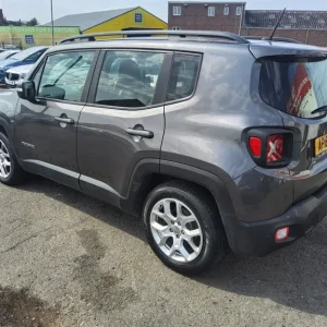 2016 Jeep Renegade 1.4 Multiair Longitude 5dr ESTATE Petrol Manual - Image 5