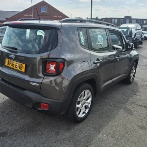 2016 Jeep Renegade 1.4 Multiair Longitude 5dr ESTATE Petrol Manual - Image 7