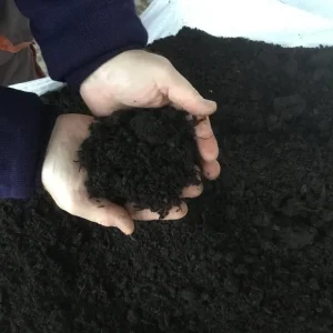 Organic compost- topsoil improver- screened to 10 mm - Image 3