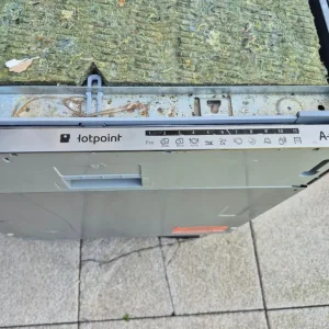 Hotpoint integrated dishwasher - Image 3