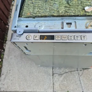 Hotpoint integrated dishwasher - Image 4