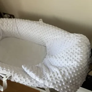 Moses basket with stand - Image 3