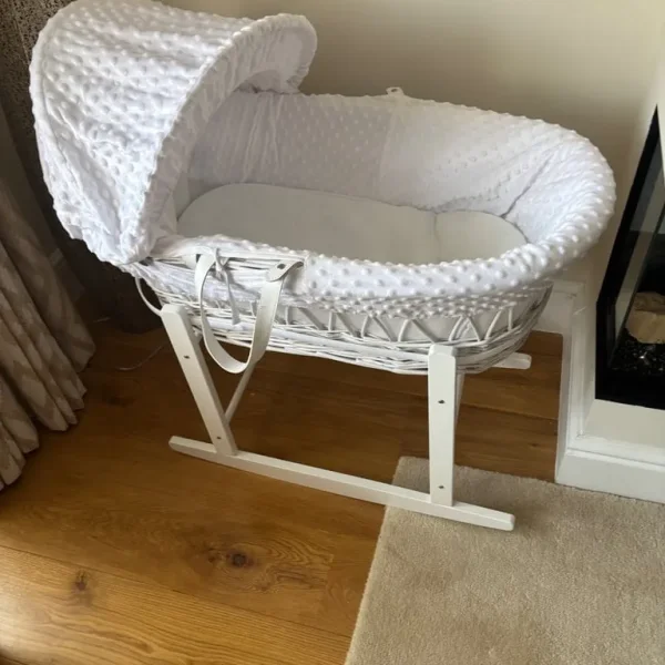 Moses basket with stand