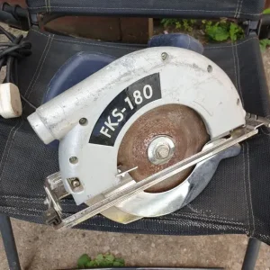 FKS-180 POWERFUL 240V CIRCULAR SAW IN GOOD WORKING ORDER WITH DECENT BLADE + CAN BE SEEN WORKING