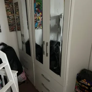 2 wardrobes with mirrors and drawer