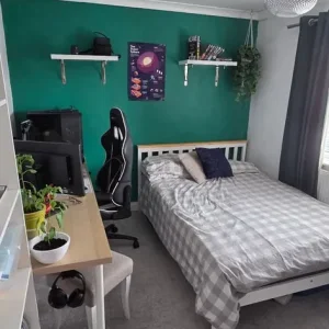 2 bedroom house for sale - Image 2