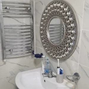 2 bedroom house for sale - Image 6