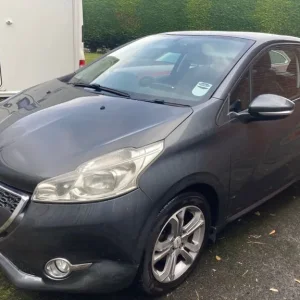Peugeot, 208, Hatchback, 2013, Manual, 1397 (cc), 3 doors - Image 2