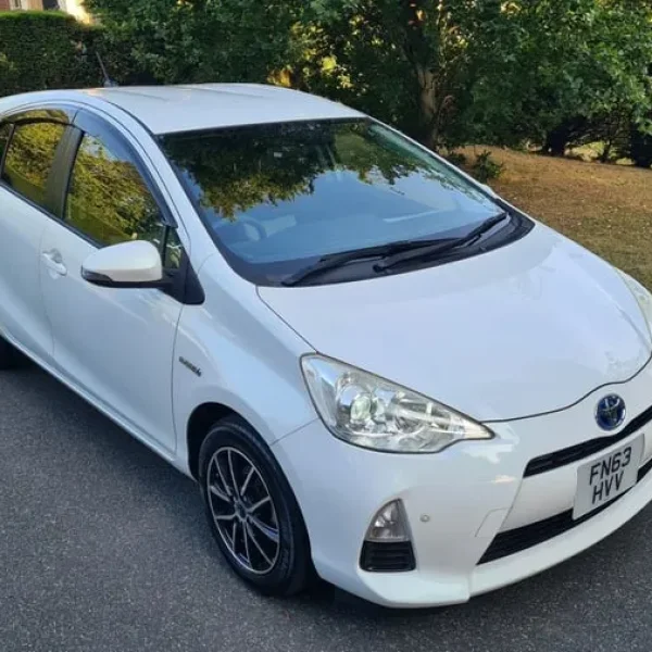 2014 TOYOTA AQUA 1.5 HYBRID AUTOMATIC not PRIUS YARIS MICRA HONDA JAZZ