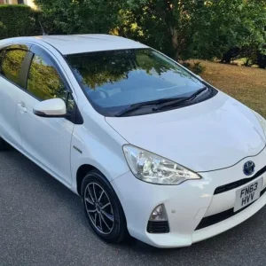 2014 TOYOTA AQUA 1.5 HYBRID AUTOMATIC not PRIUS YARIS MICRA HONDA JAZZ