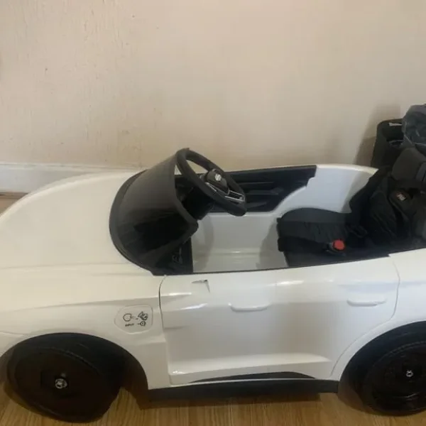 AUDI RS e-tron GT Ride ON in white colour