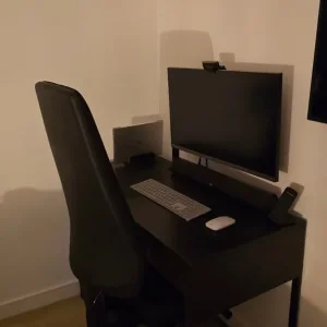 Ikea Micke Desk 105x50 RRP £75 - Image 3