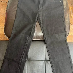 Black Straight-Leg Jeans UK Waist 36 – Discounted Price For Today! 🚀 - Image 2