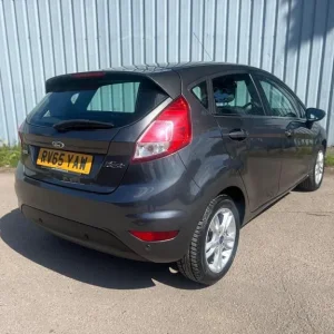 2015 Ford Fiesta 1.0T EcoBoost Zetec Euro 6 (s/s) 5dr HATCHBACK Petrol Manual - Image 8