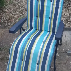 Folding reclining chair