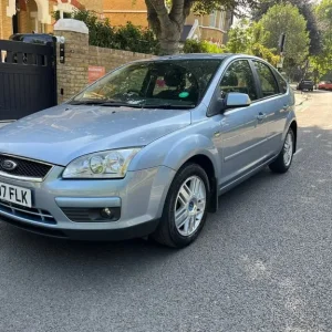1596 (cc) Ford Focus GHIA - Image 2