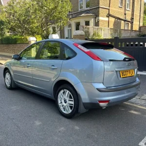 1596 (cc) Ford Focus GHIA - Image 3