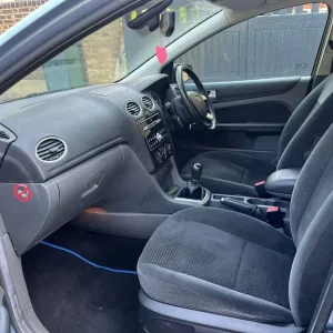 1596 (cc) Ford Focus GHIA - Image 7