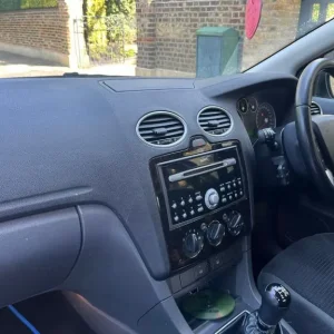 1596 (cc) Ford Focus GHIA - Image 8